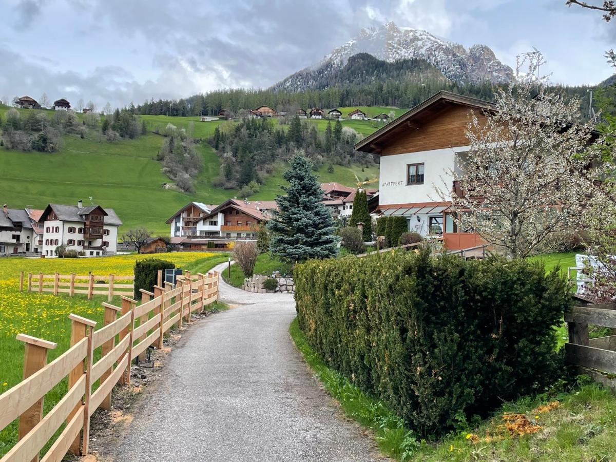 Ciasa Fam Comploi Appartement Al Plan di Mareo Buitenkant foto