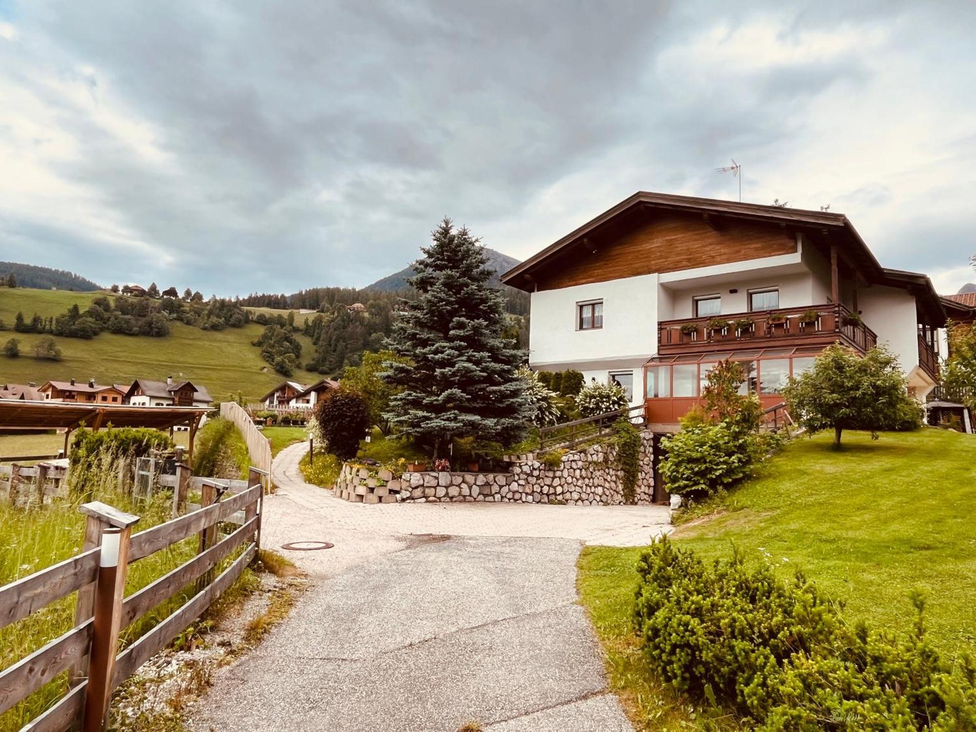 Ciasa Fam Comploi Appartement Al Plan di Mareo Buitenkant foto